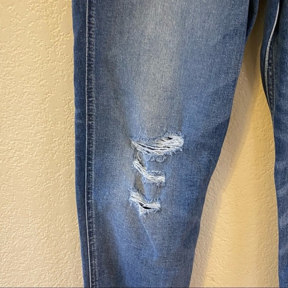 Hollister‎ Ultra High-Rise Distressed Mom Jean Sz 3 - Picture 7 of 10